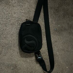 lululemon belt bag